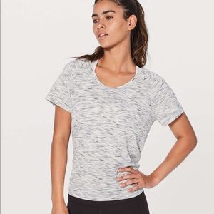 Lululemon tee with piping